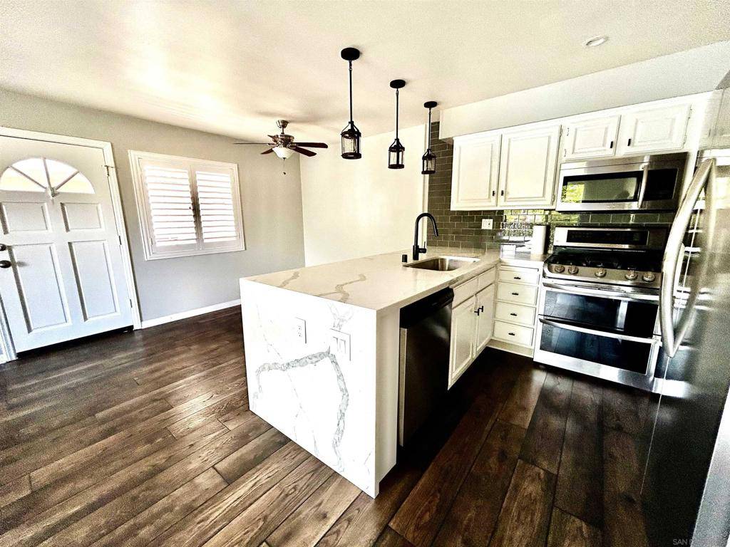 Carlsbad, CA 92009,6970 Ballena Way #55