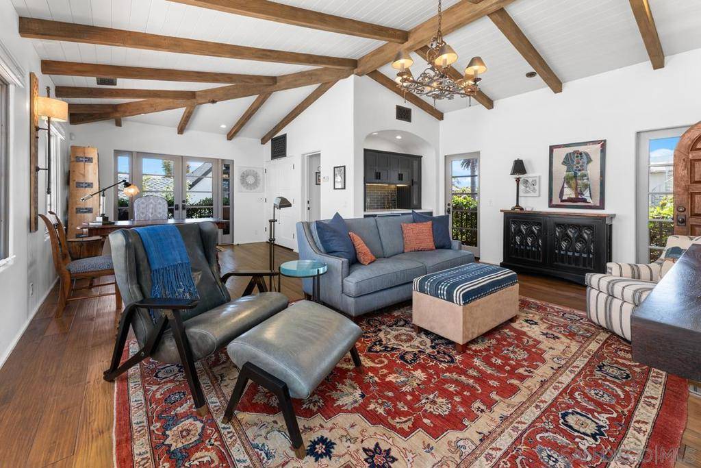 La Jolla, CA 92037,7344 Olivetas Ave