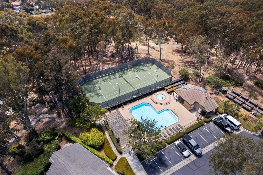 2818 Forest View Way Carlsbad, CA 92008