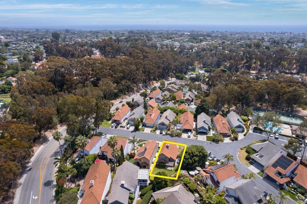 Carlsbad, CA 92008,2818 Forest View Way
