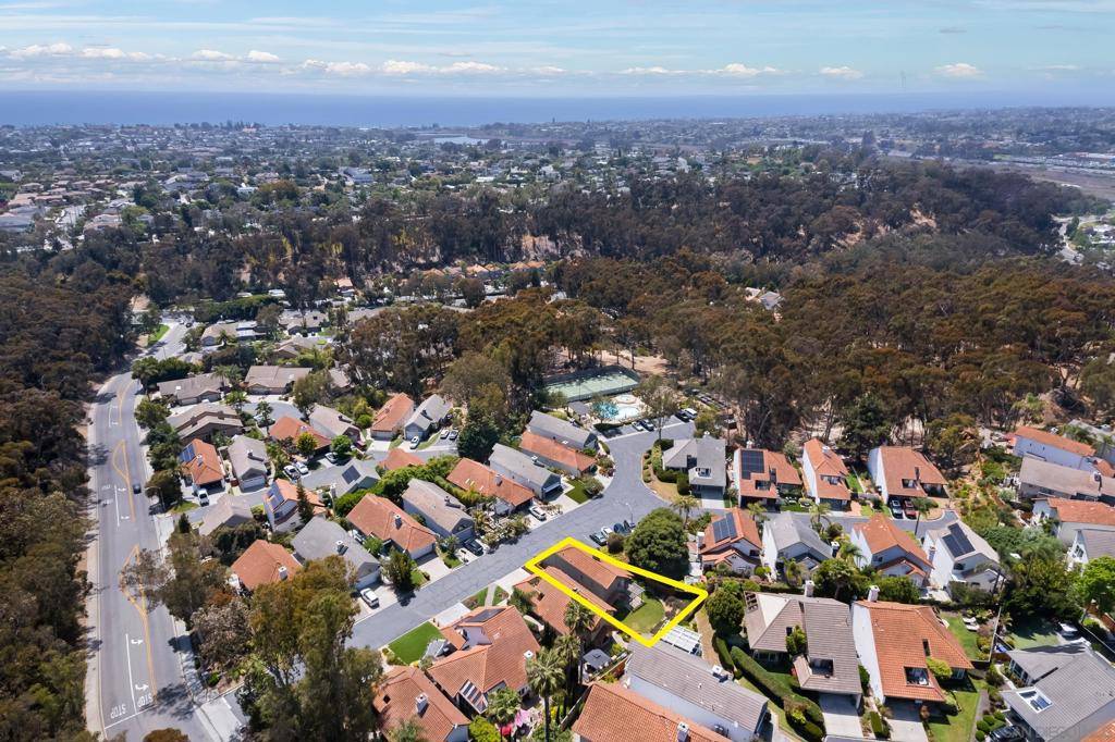 Carlsbad, CA 92008,2818 Forest View Way