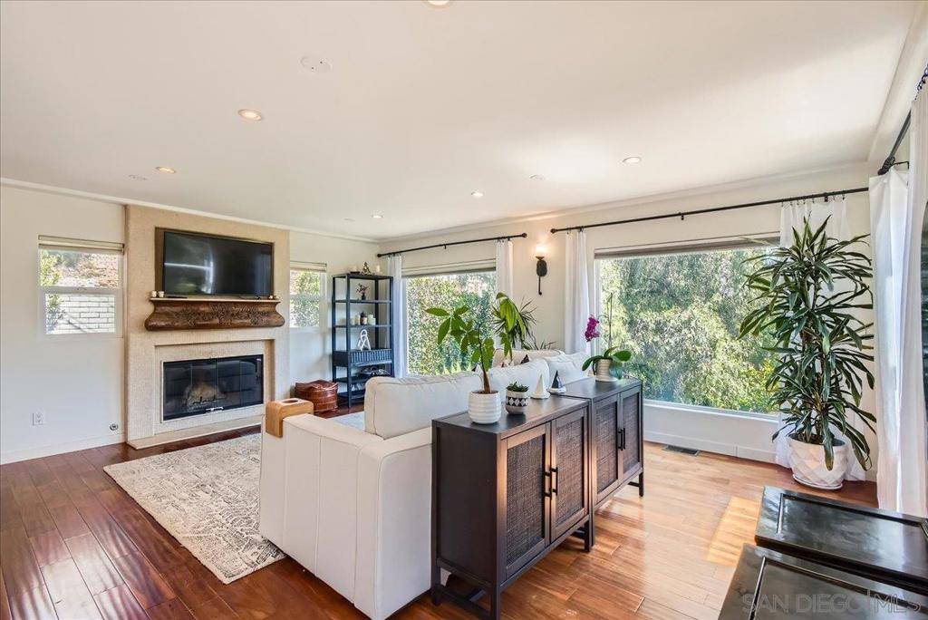 La Mesa, CA 91941,4359 Date Ave