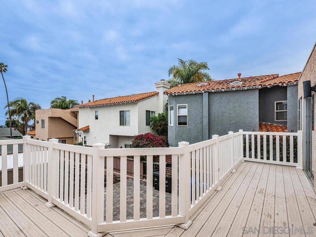 La Jolla, CA 92037,7349 Fay Ave #B