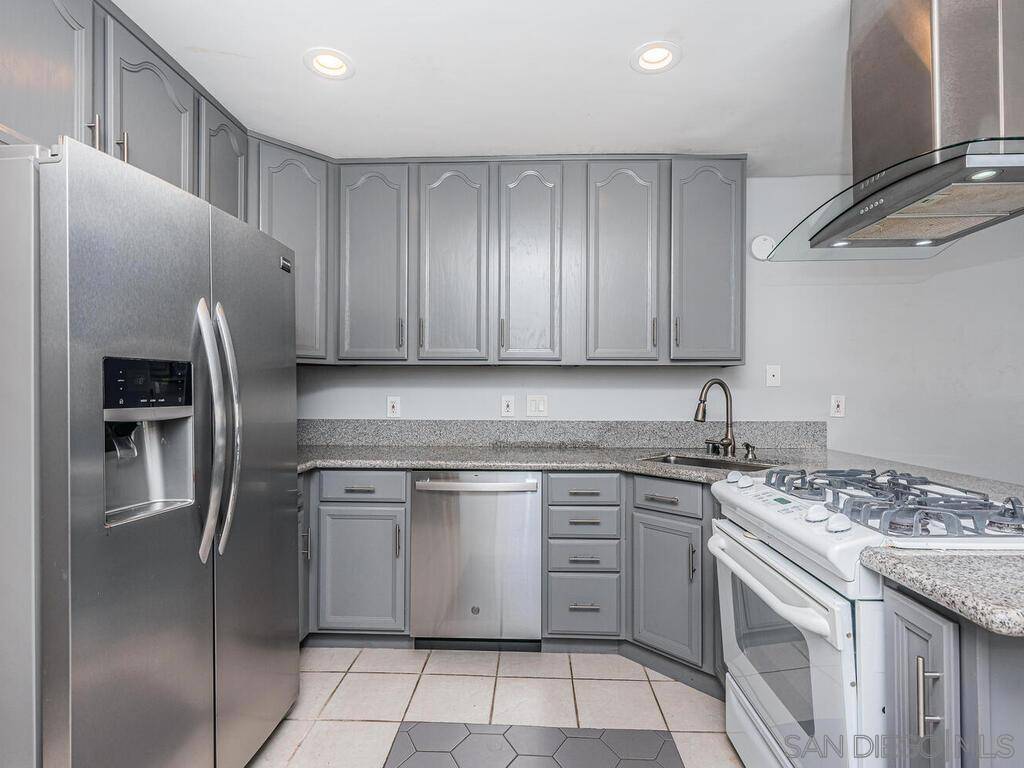 La Jolla, CA 92037,7349 Fay Ave #B