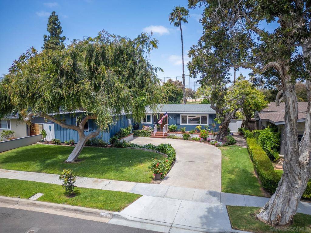 Coronado, CA 92118,850 Coronado Ave