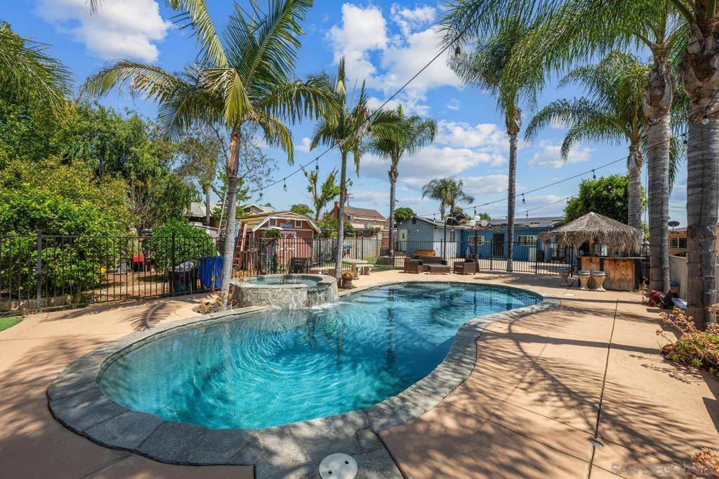 Fallbrook, CA 92028,124 E View St