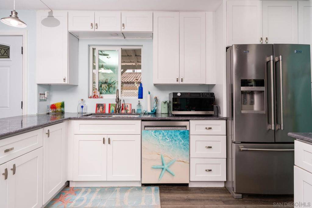 Ramona, CA 92065,1212 H St #187