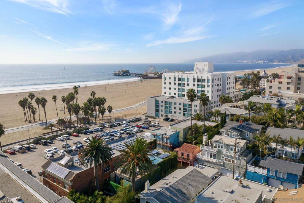 Santa Monica, CA 90401,7 Vicente Terrace
