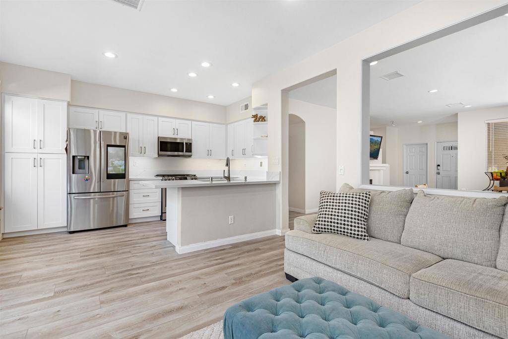 San Diego, CA 92128,12530 Heatherton Ct #31