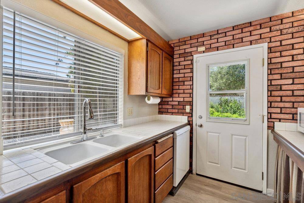 13130 Via Del Valedor San Diego, CA 92129