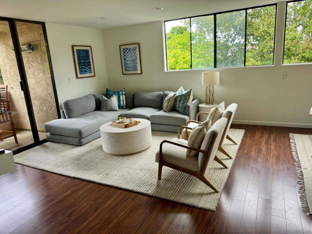 La Jolla, CA 92037,2420 Torrey Pines Rd #304B