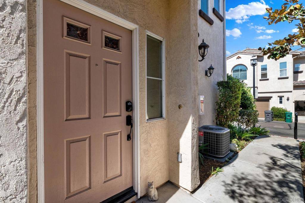 San Diego, CA 92131,10860 Ivy Hill Dr #1
