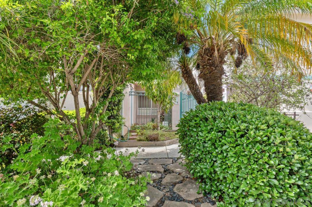 San Diego, CA 92103,1268 Essex St #5