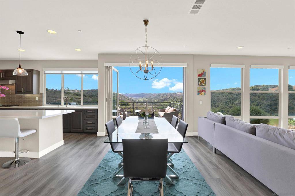 San Diego, CA 92121,5988 Shaw Lopez Row