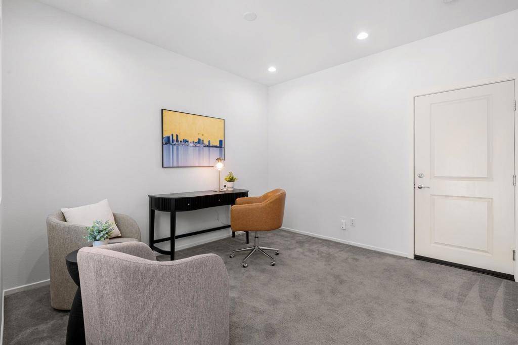 Escondido, CA 92025,316 Antoni Glen #906