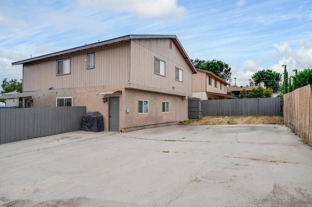Spring Valley, CA 91977,8713 15 Central Way
