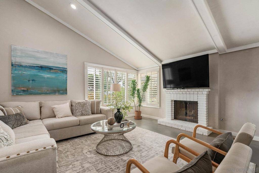 Escondido, CA 92029,3213 Avenida Hacienda