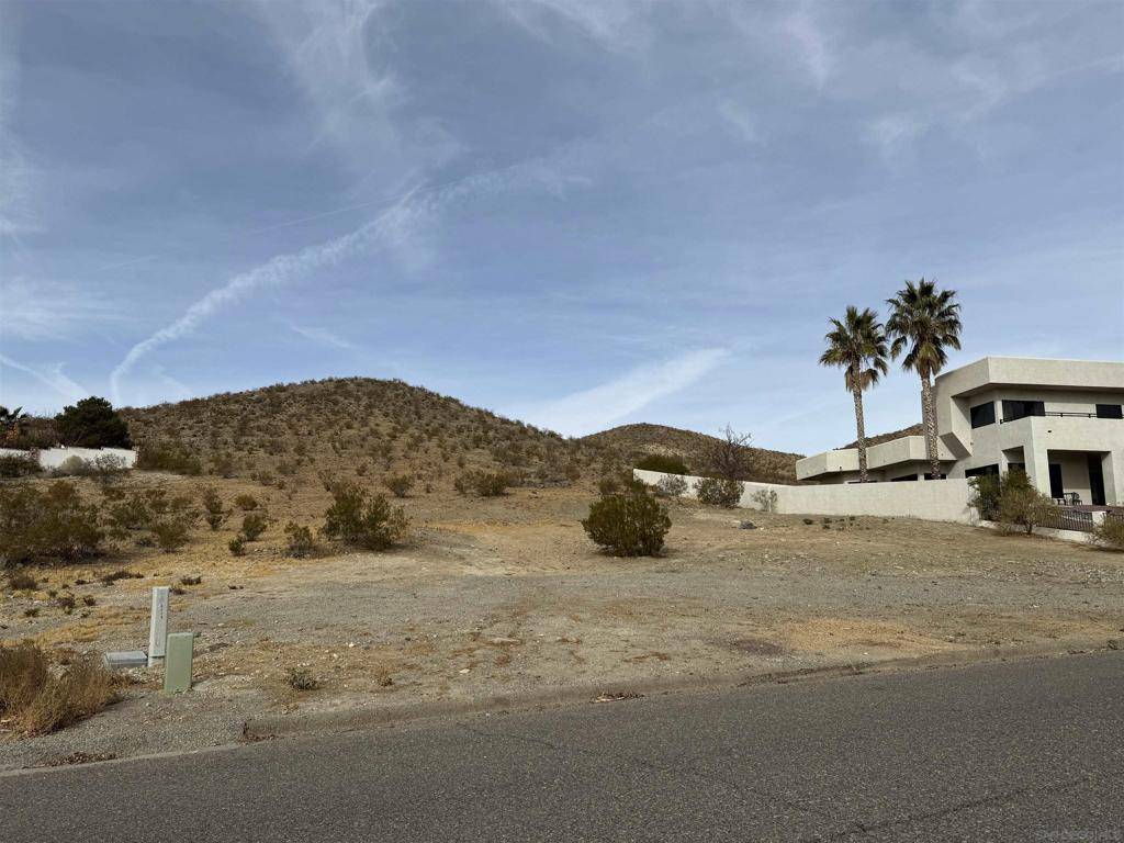 Apple Valley, CA 92307,123 Menahka Rd