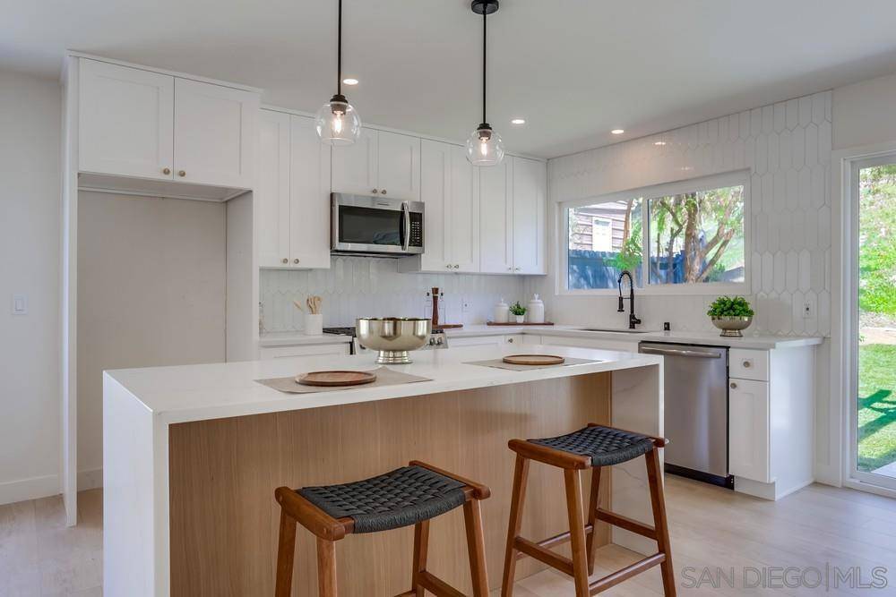 12701 Mcferon Rd Poway, CA 92064