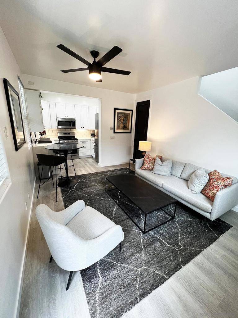 Encinitas, CA 92024,280 Hillcrest Dr #A