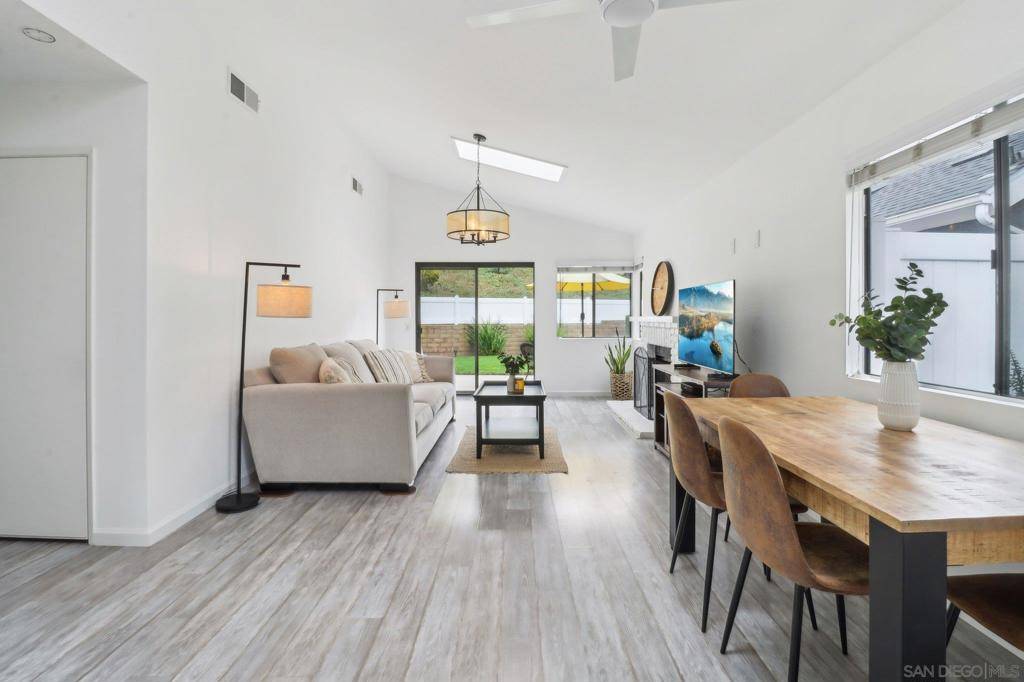Carlsbad, CA 92011,6872 Shearwaters Drive
