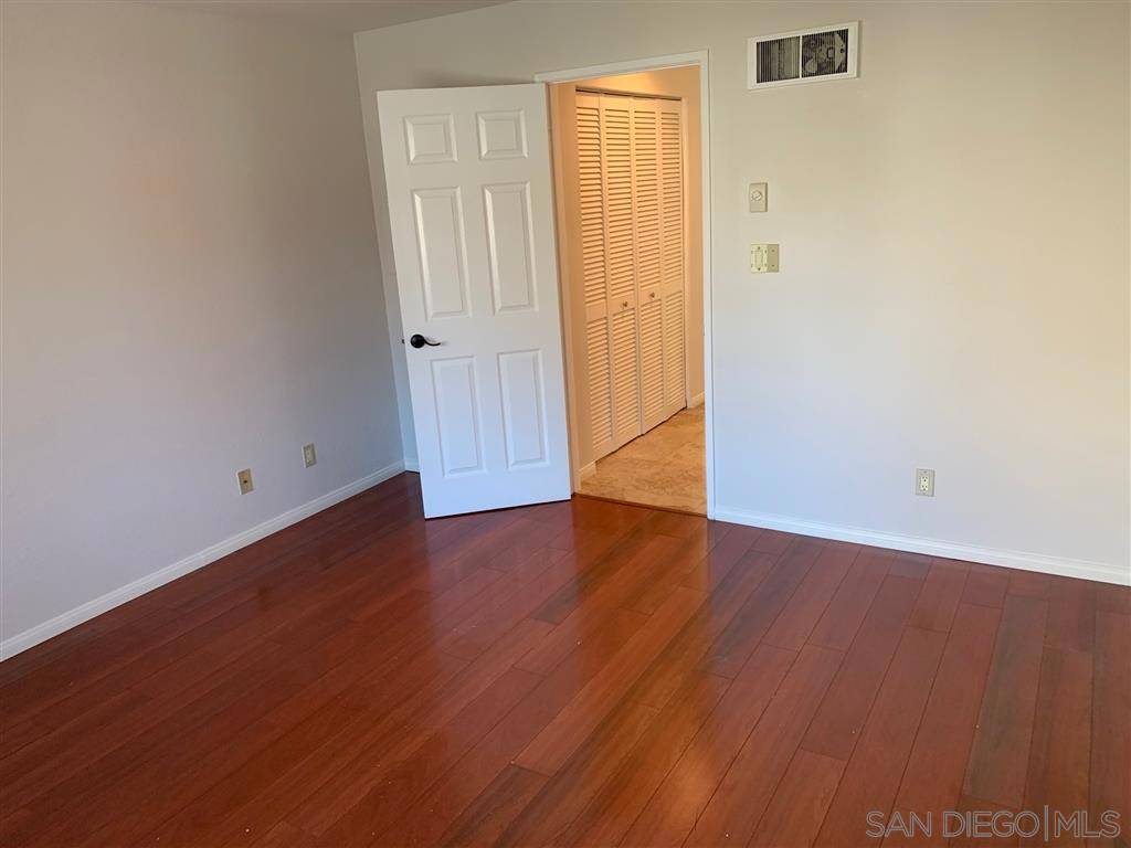 San Diego, CA 92122,7405 Charmant Drive #2010