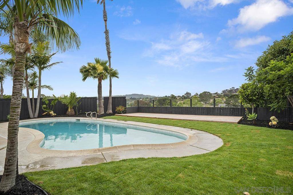 San Diego, CA 92122,5852 Dirac Street