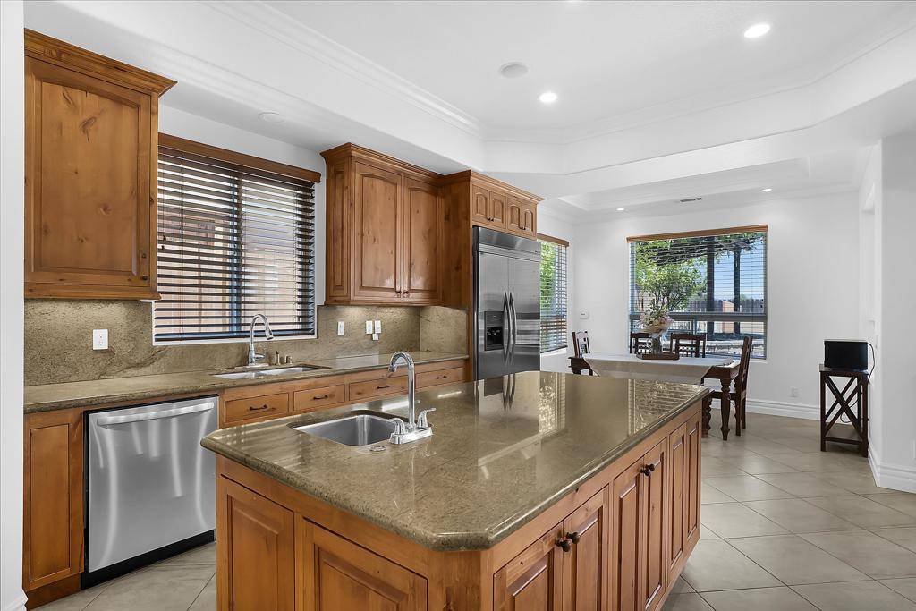Murrieta, CA 92562,42425 Ivy Street