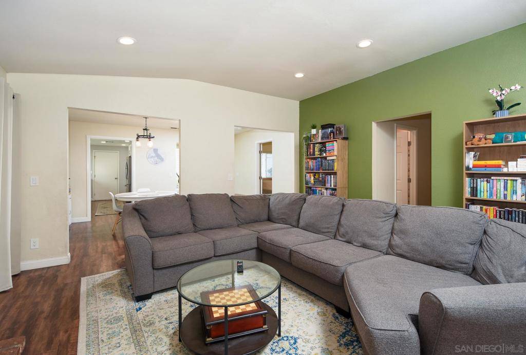 Oceanside, CA 92057,1467 Sundance Way
