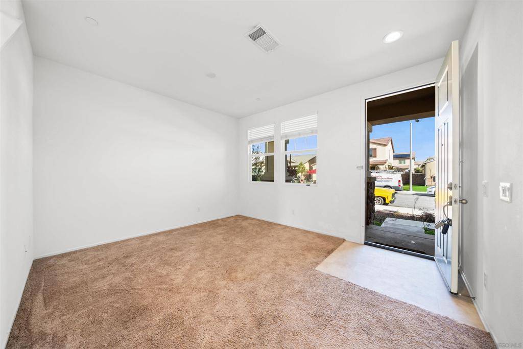 Lake Elsinore, CA 92530,29157 Sunforest St