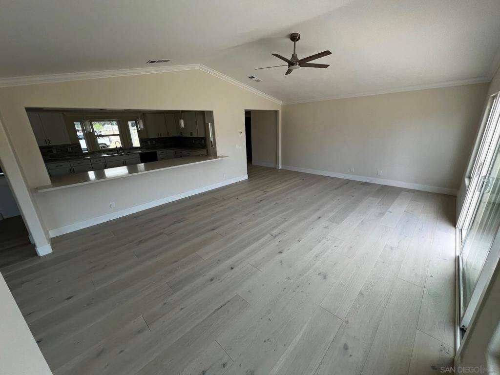 Ramona, CA 92065,2152 Walnut St