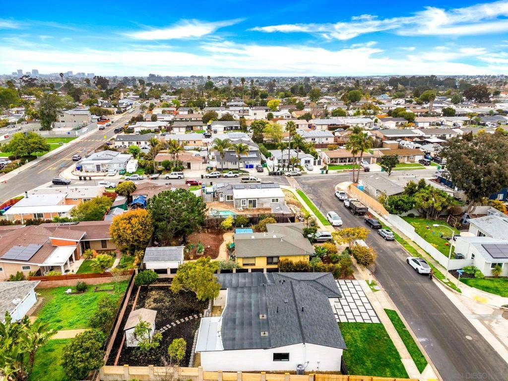 San Diego, CA 92117,4664 Isleta Ave