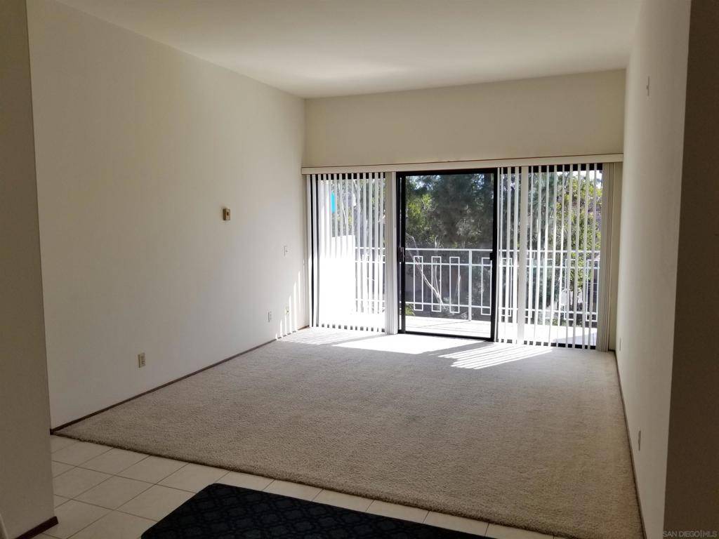 La Jolla, CA 92122,8328 Regents Rd #3J