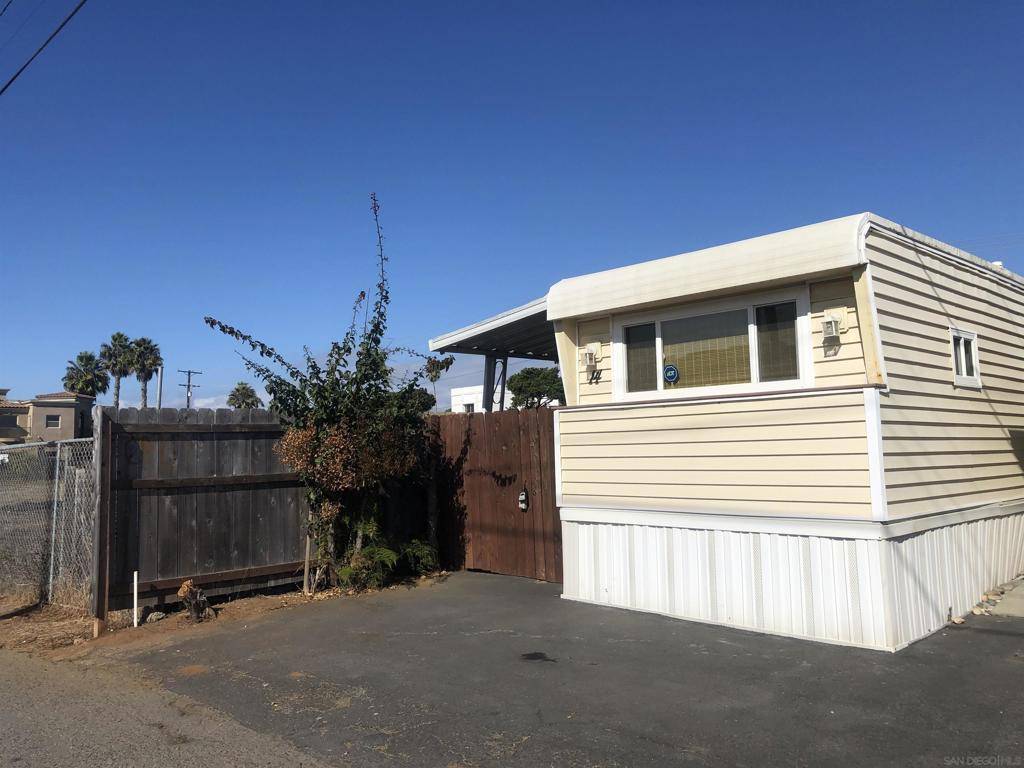 Oceanside, CA 92054,1046 S Cleveland #14