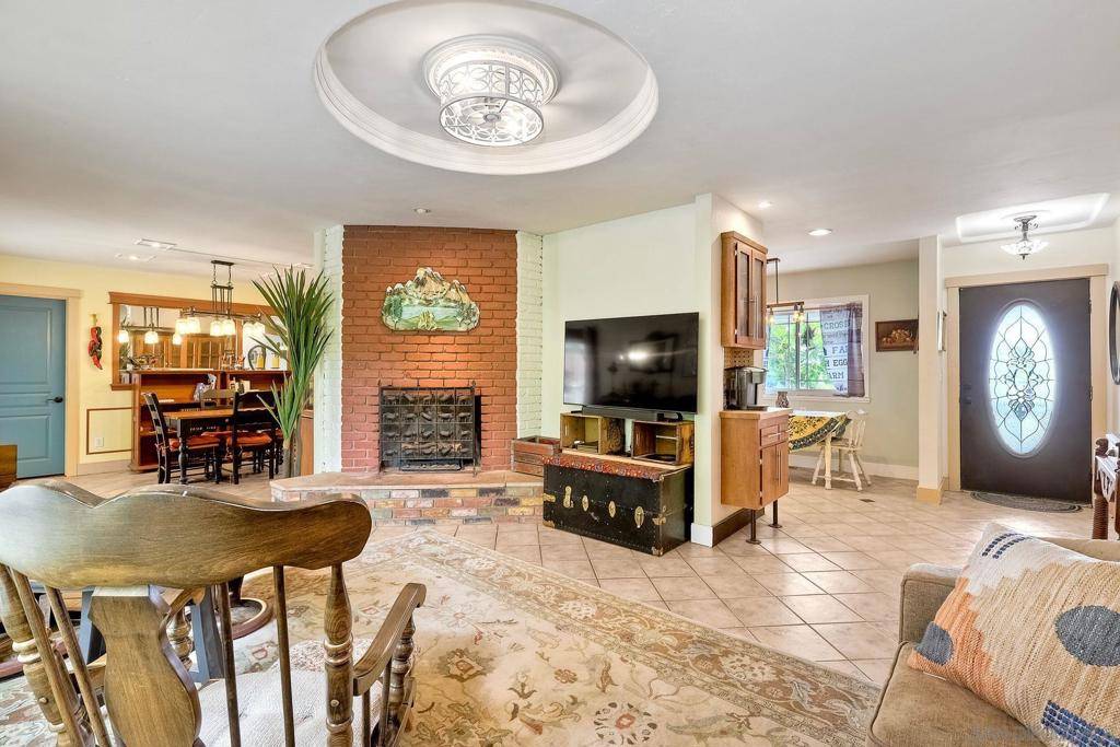 La Mesa, CA 91941,9435 Morcado Cir