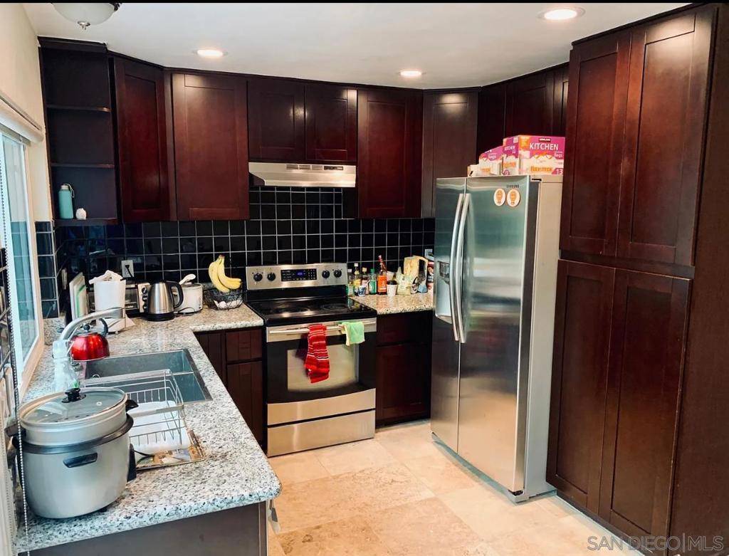 San Diego, CA 92126,10918 10918 Black Mountain Rd #11