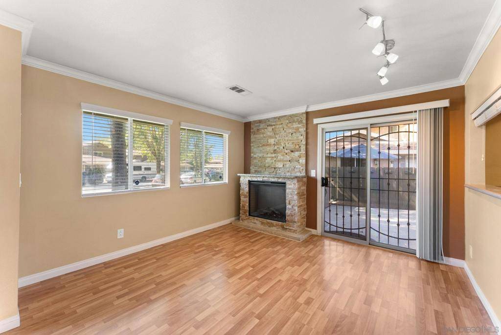 El Cajon, CA 92019,967 Amistad Pl #A