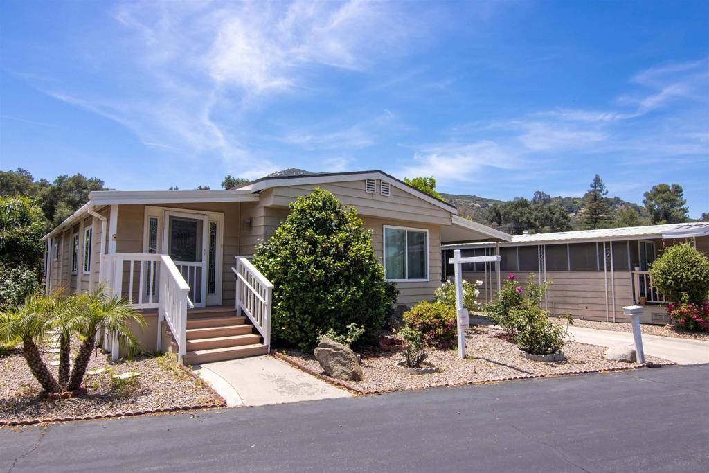 Escondido, CA 92026,8975 Lawrence Welk Dr Spc 45