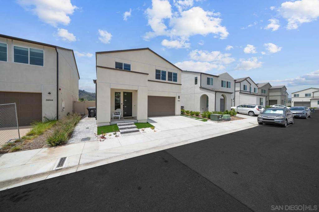 Fallbrook, CA 92028,35052 Hacienda Heights