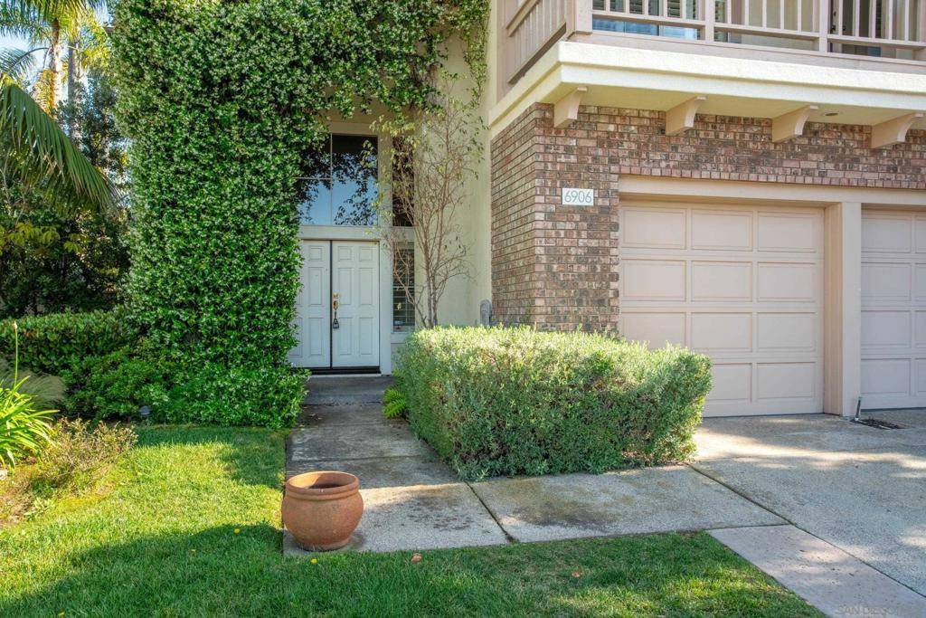 Carlsbad, CA 92011,6906 Blue Orchid Ln