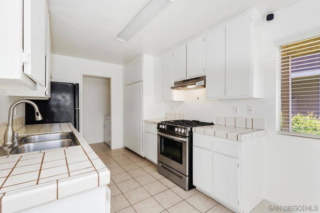 Oceanside, CA 92057,4219 La Pinata Way #252