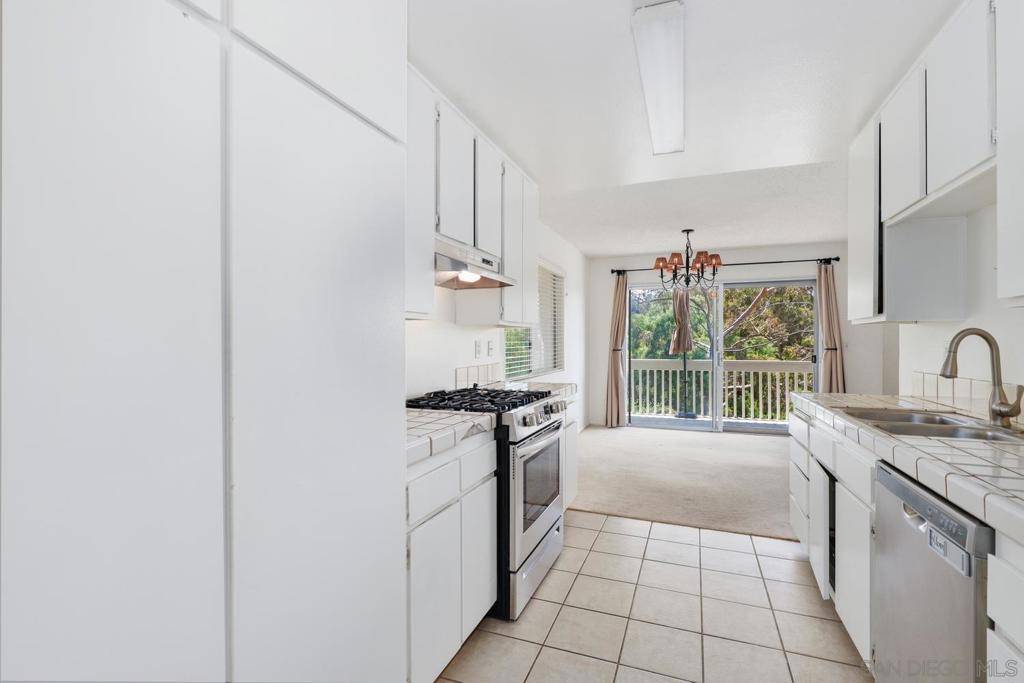 Oceanside, CA 92057,4219 La Pinata Way #252