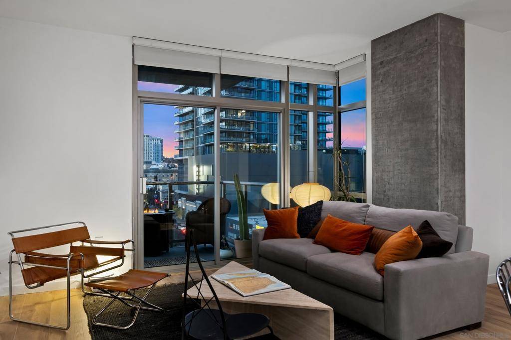 San Diego, CA 92101,800 The Mark Lane #704