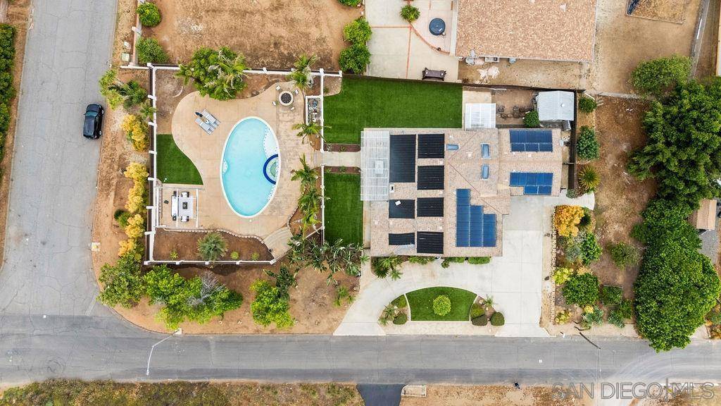 Vista, CA 92084,1740 Bonair Rd