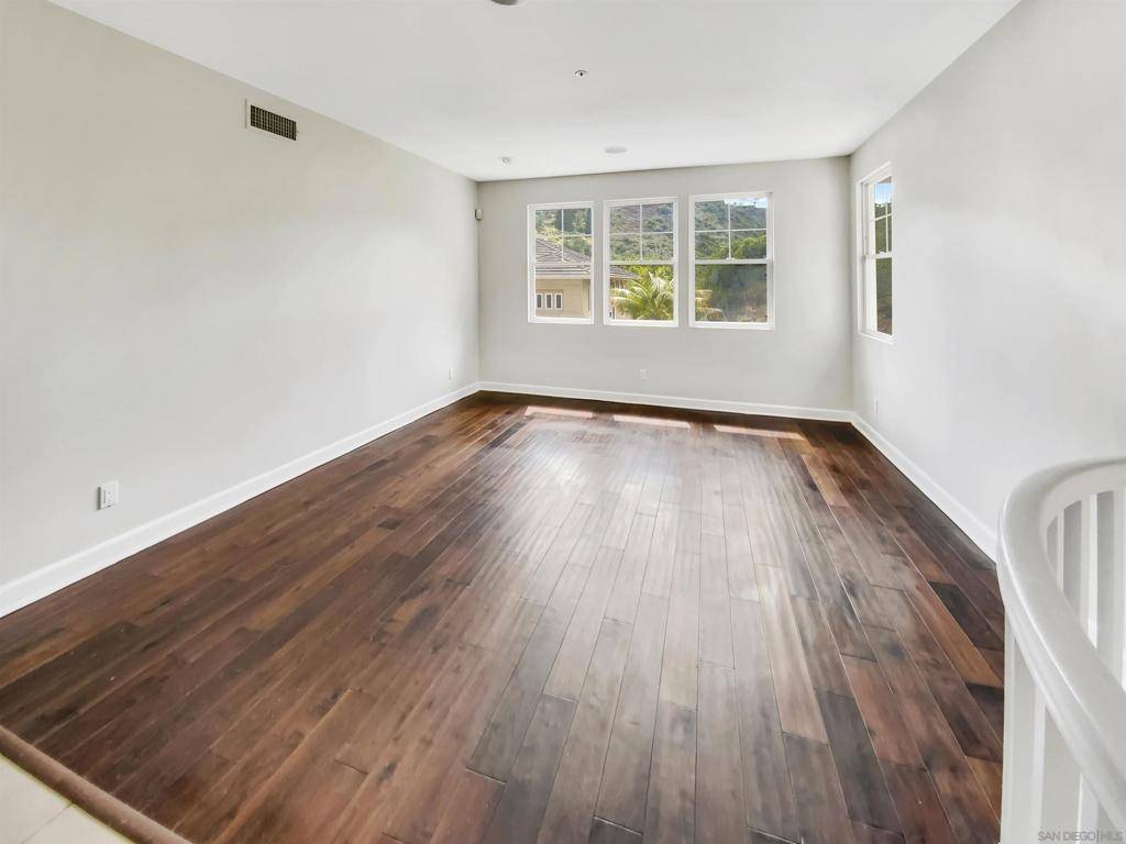La Jolla, CA 92037,6125 Flagstone Row