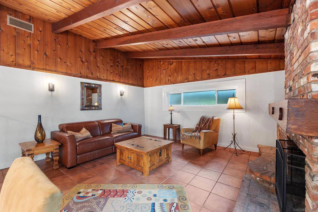 Escondido, CA 92025,433 E 6Th Ave