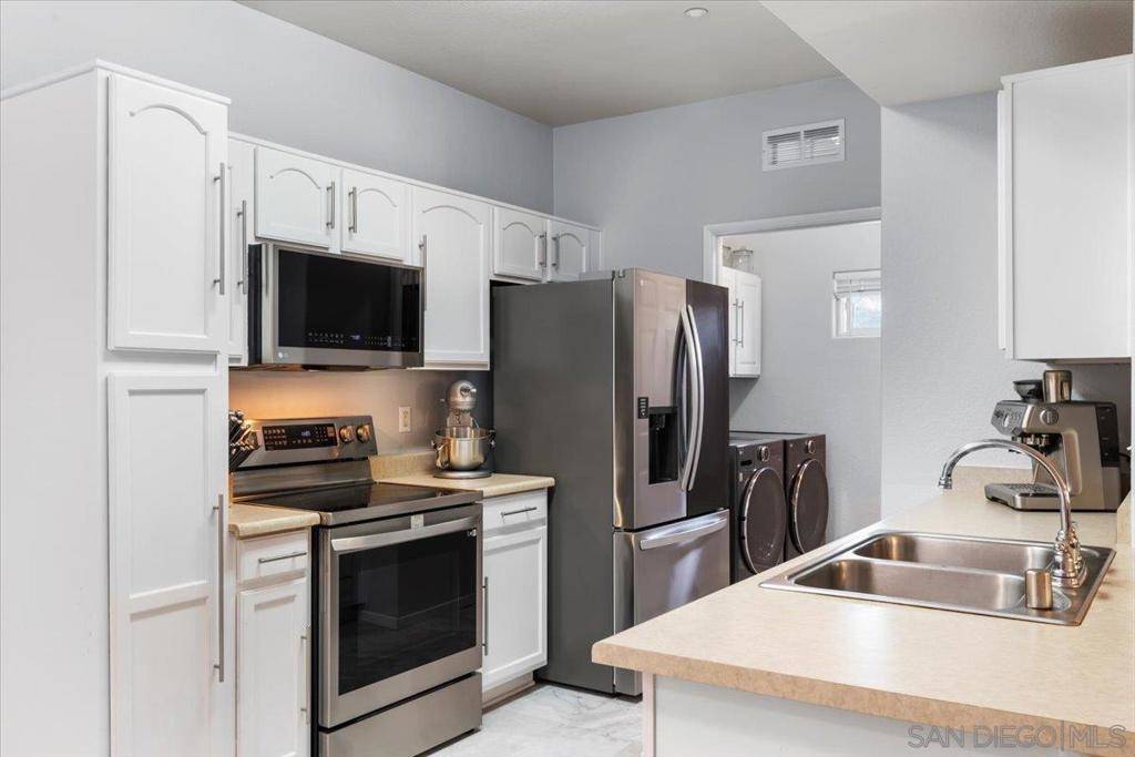 Murrieta, CA 92562,41410 Juniper st #2424