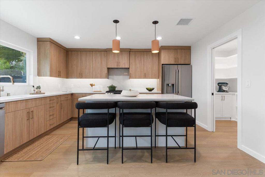 Imperial Beach, CA 91932,1211 California St
