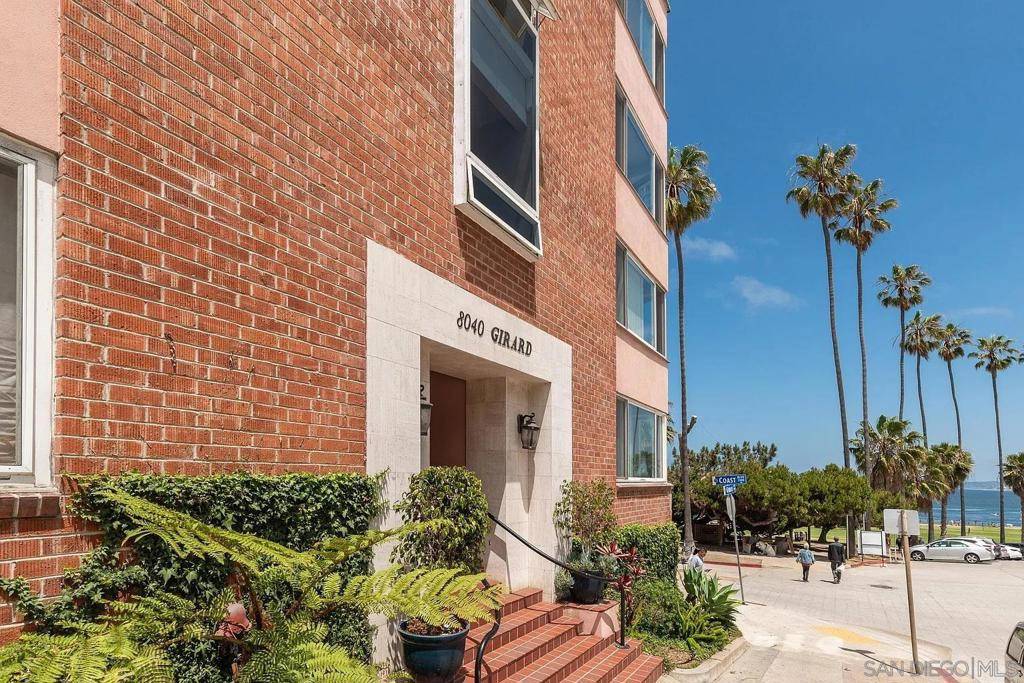 La Jolla, CA 92037,8040 Girard Ave #2