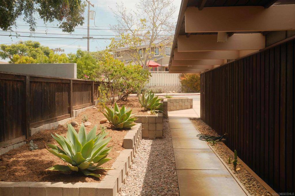 San Diego, CA 92103,1878 Washington Place